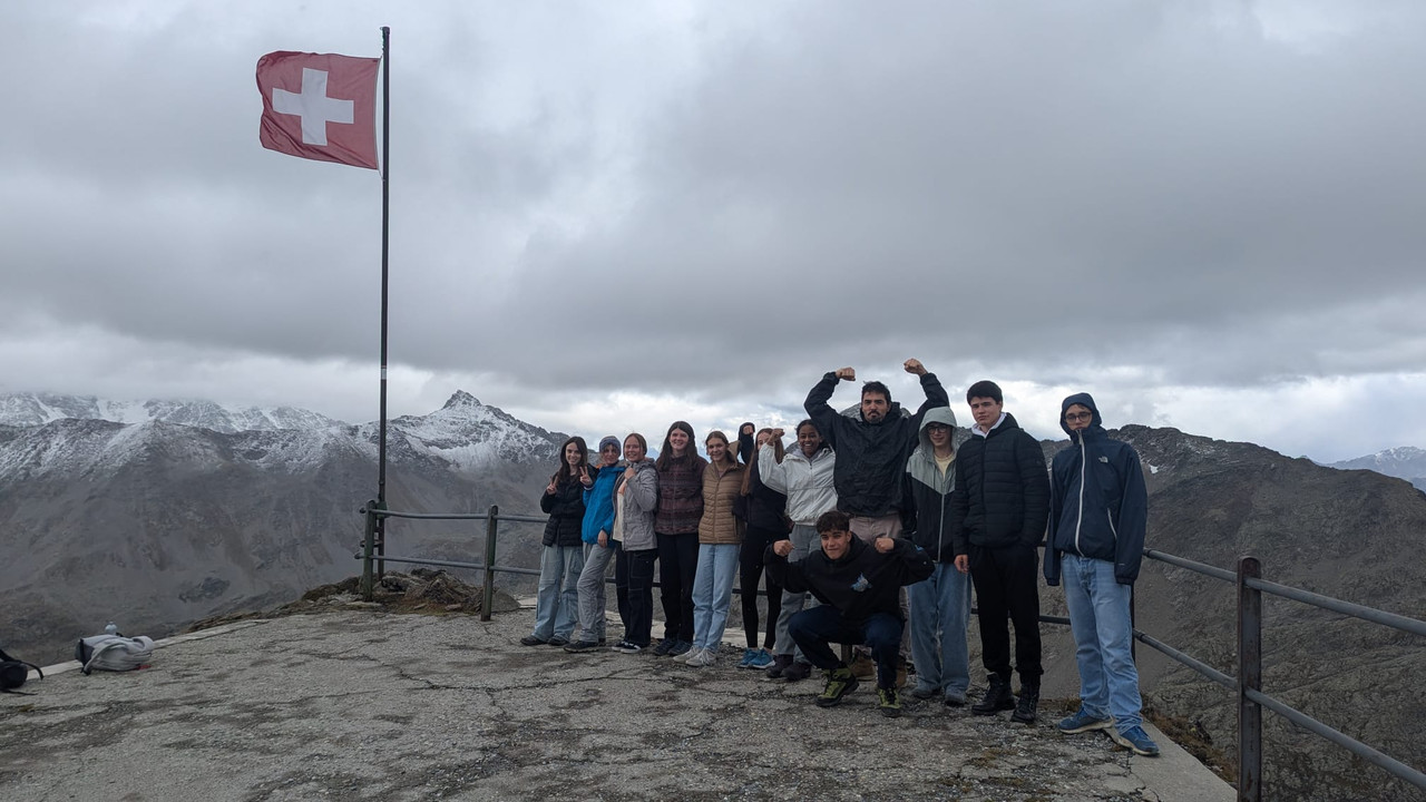 Randonnée en Suisse camps de printemps frilingue