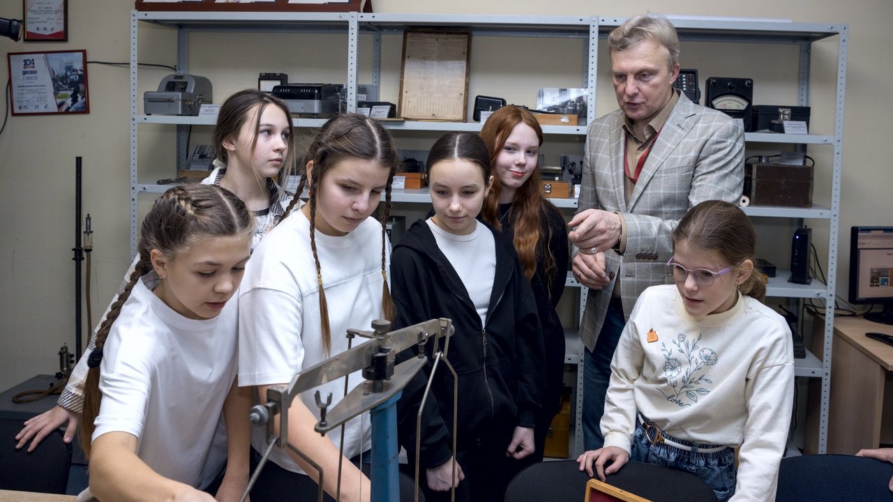 1_Учащиеся инженерного класса в музее метрологии