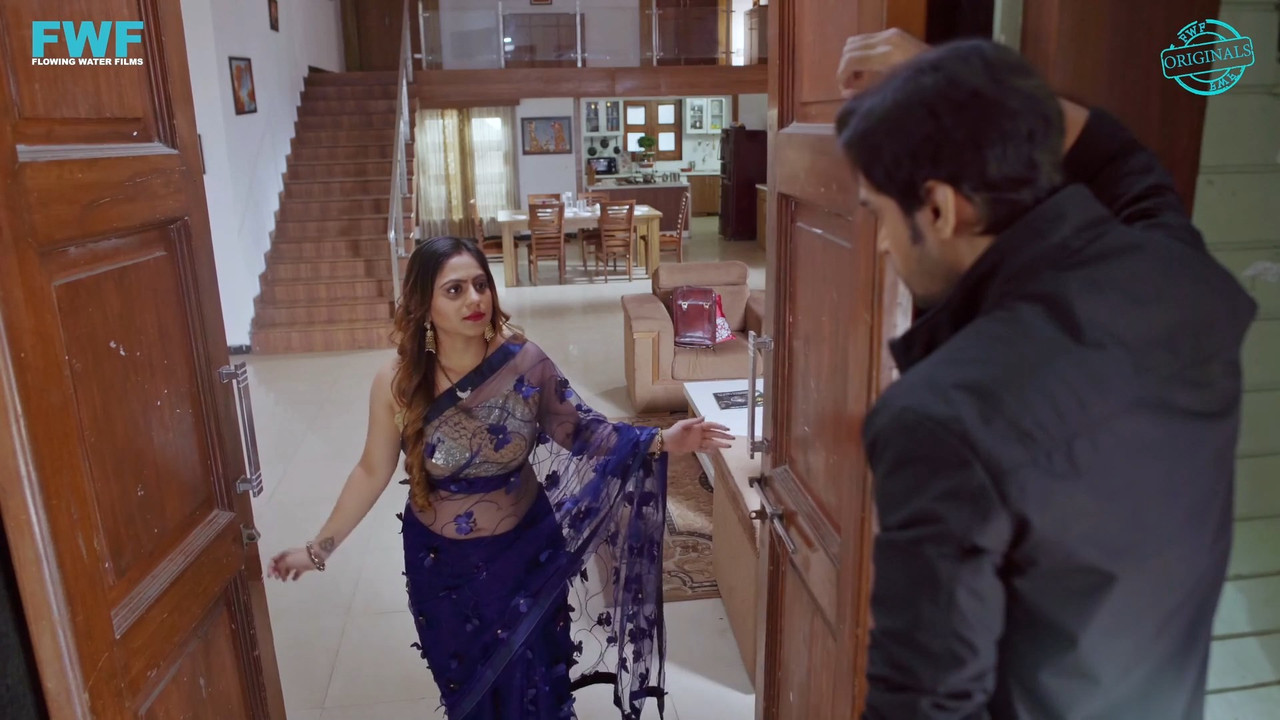 Dincy Vira Hot in saree.mkv_snapshot_00.39.287