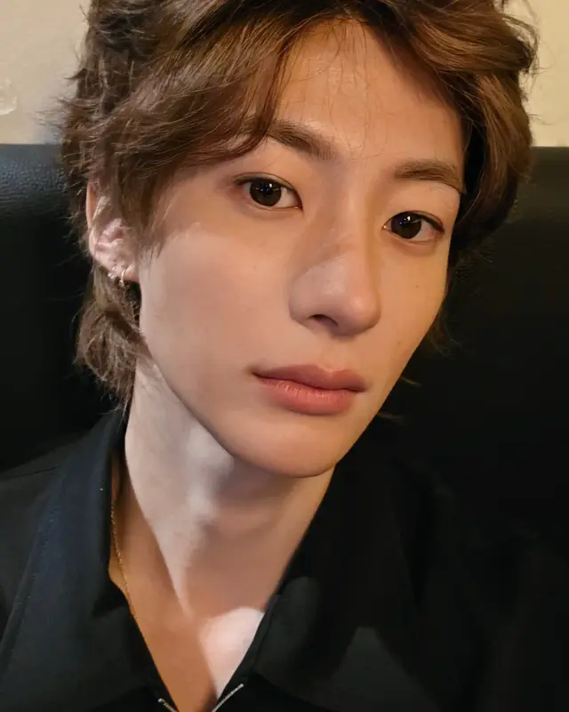 weverse_20250627193653-1_copy_2036x2544