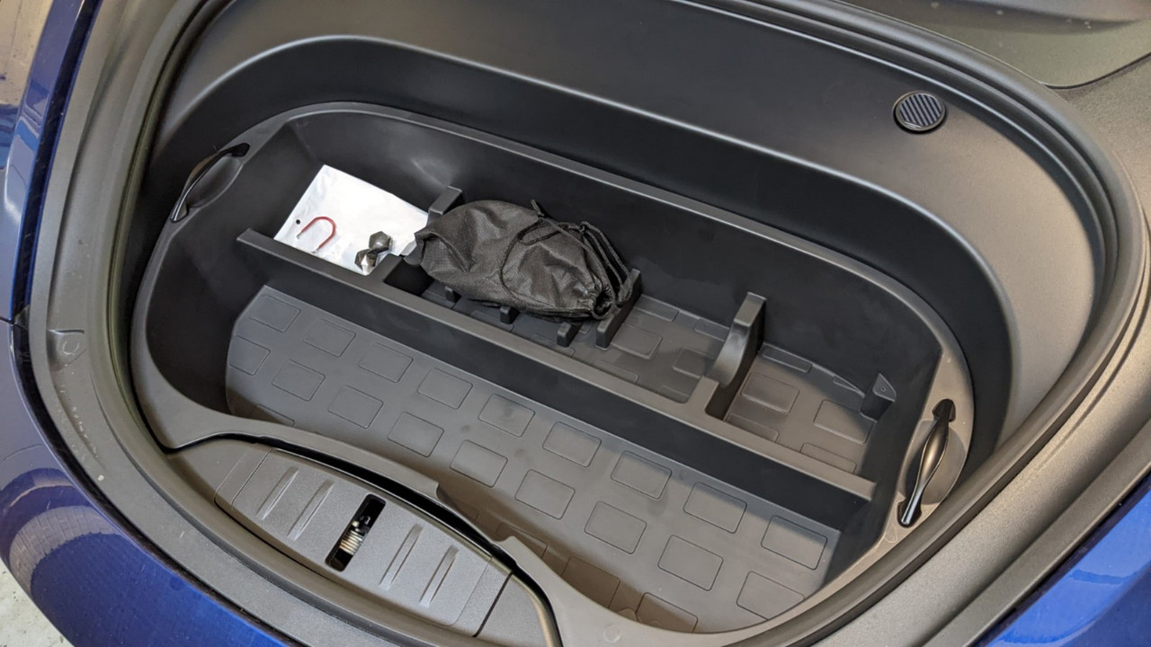 Coffre avant rangement (11)