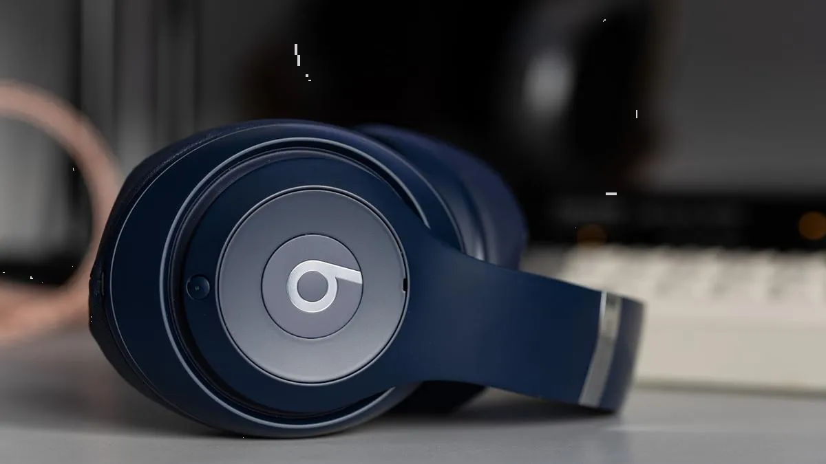 ¿Los audífonos Beats son como los AirPods Max pero más baratos?