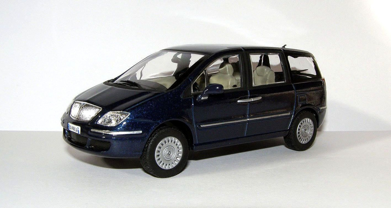 2002 Lancia Phedra (Norev for Hachette LS#31) 1