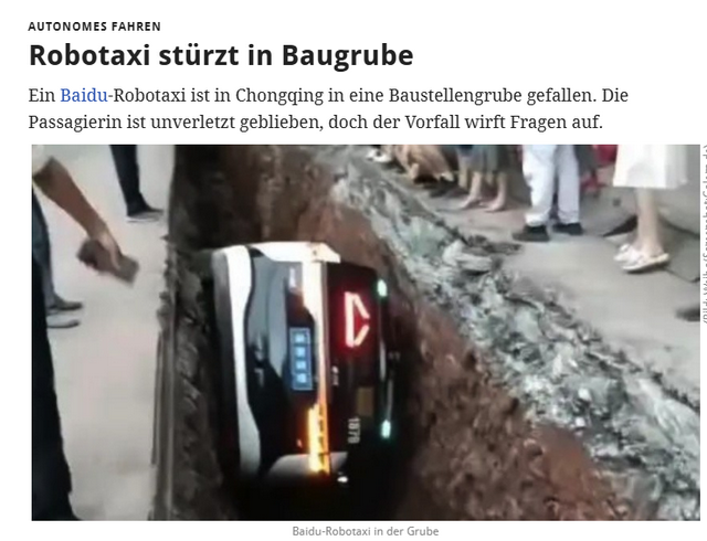 In Baugrube gestürztes Robotaxi