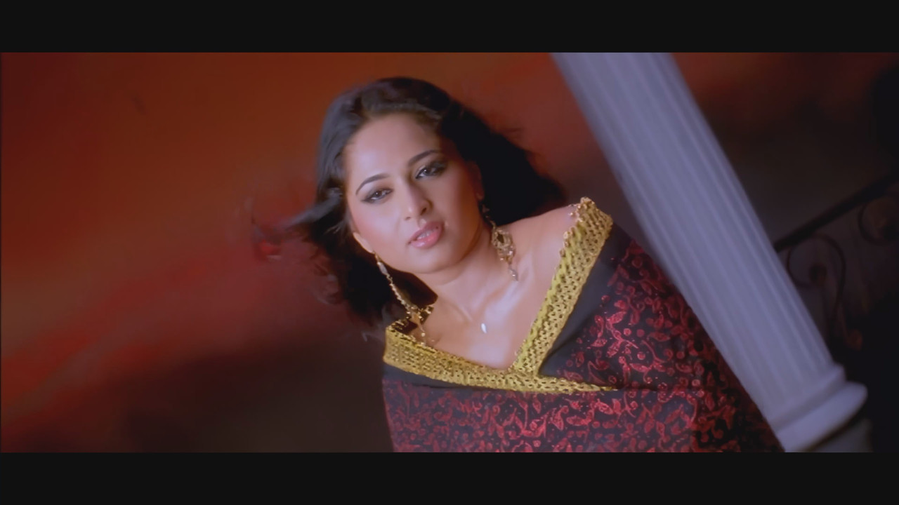 [Image: Anushka-Shetty-Okka-Magadu-4-K-Enhanced-...09-114.jpg]