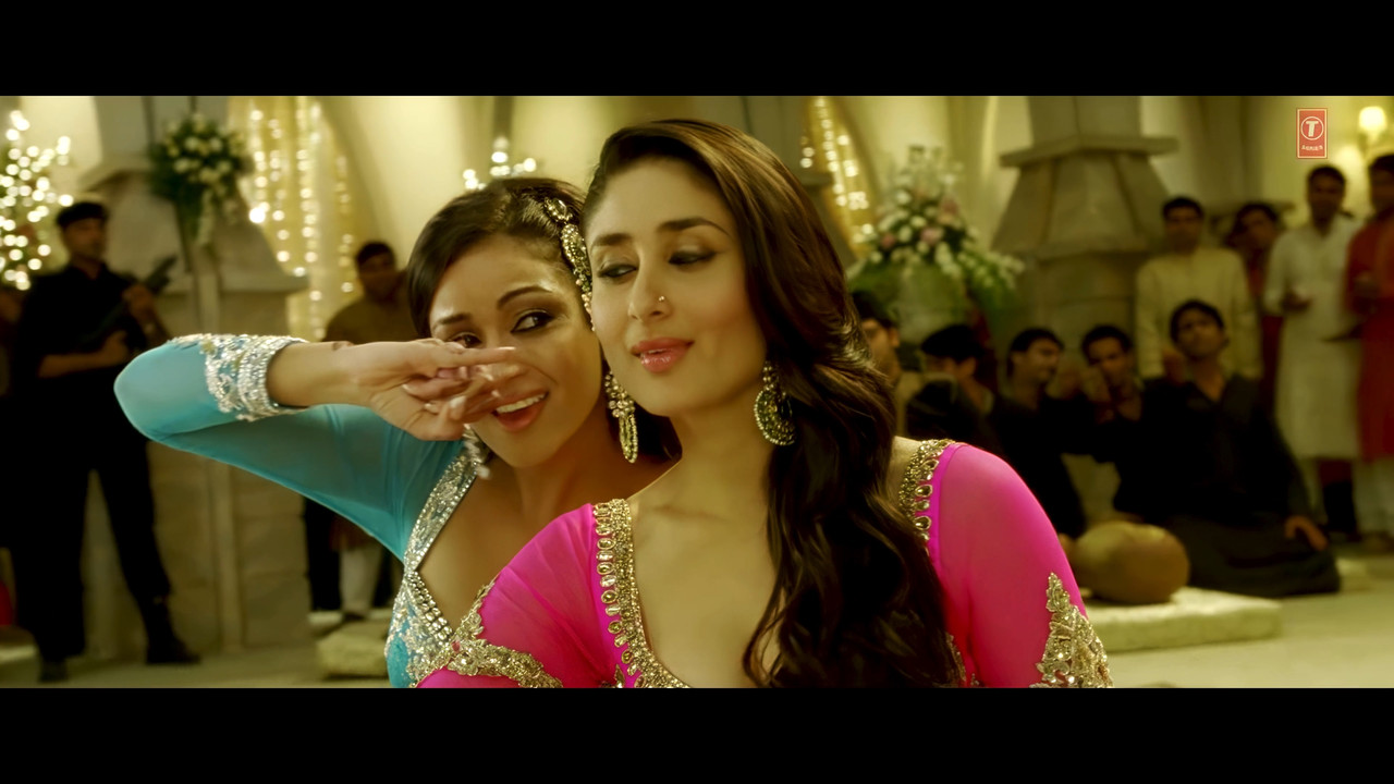 Dil Mera Muft Ka- Full Song - Agent Vinod 4k.mp4_snapshot_00.21_[2021.10.01_20.39.19]