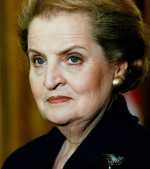 "Le premier qui me fait chier, je lui enfonce un missile dans le fion !" "Le premier qui me fait chier, je lui enfonce un missile dans le fion !"