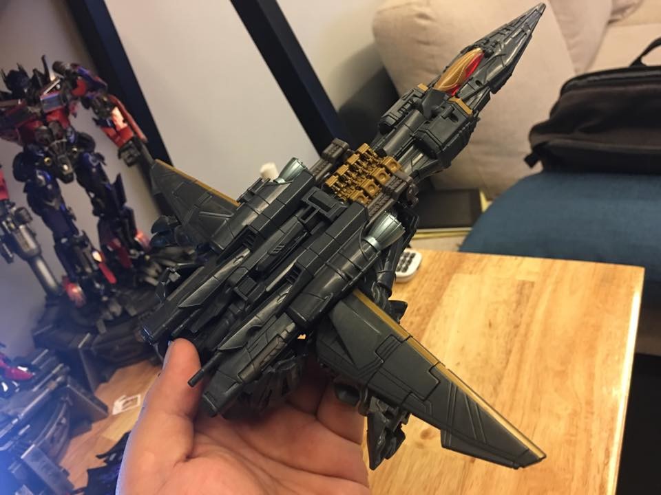 Transformers-The-Last-Knight-Voyager-Class-Autob