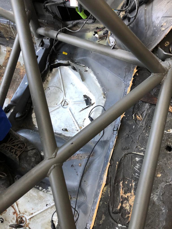 32D52B00-B9B6-4453-A1ED-F699120D5204