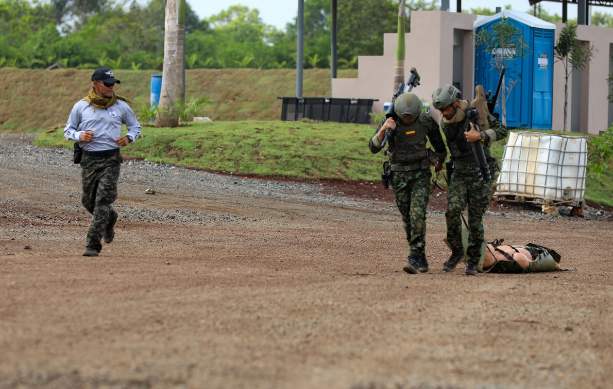FC2023L EQUIPO COLOMBIA 005