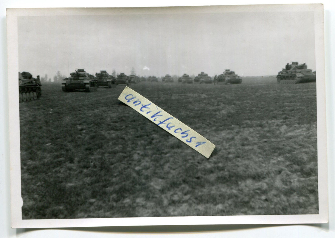 Deutscher Panzer-Verband in Front-Bereitstellung in Rußland im 2