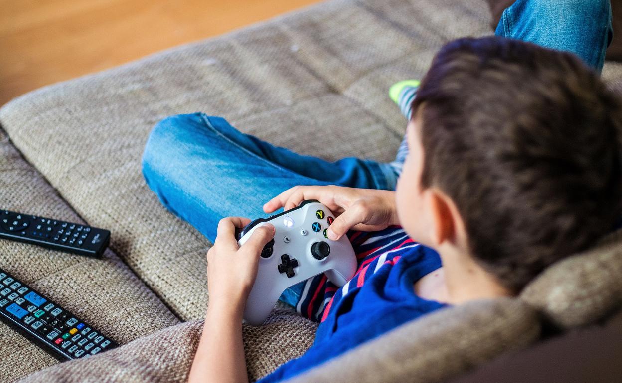 ¿Cómo hacer los videojuegos más seguros para tus hijos?