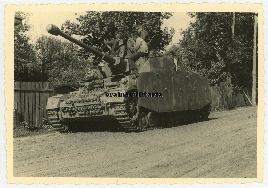 Orig. Foto Panzer IV Tank m. Seitenschürze Tarn Camo Langrohr in Russland 1944