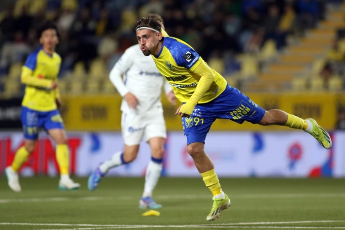 St-Truidense VV vs KAA Gent, 00h15 ngày 28/07