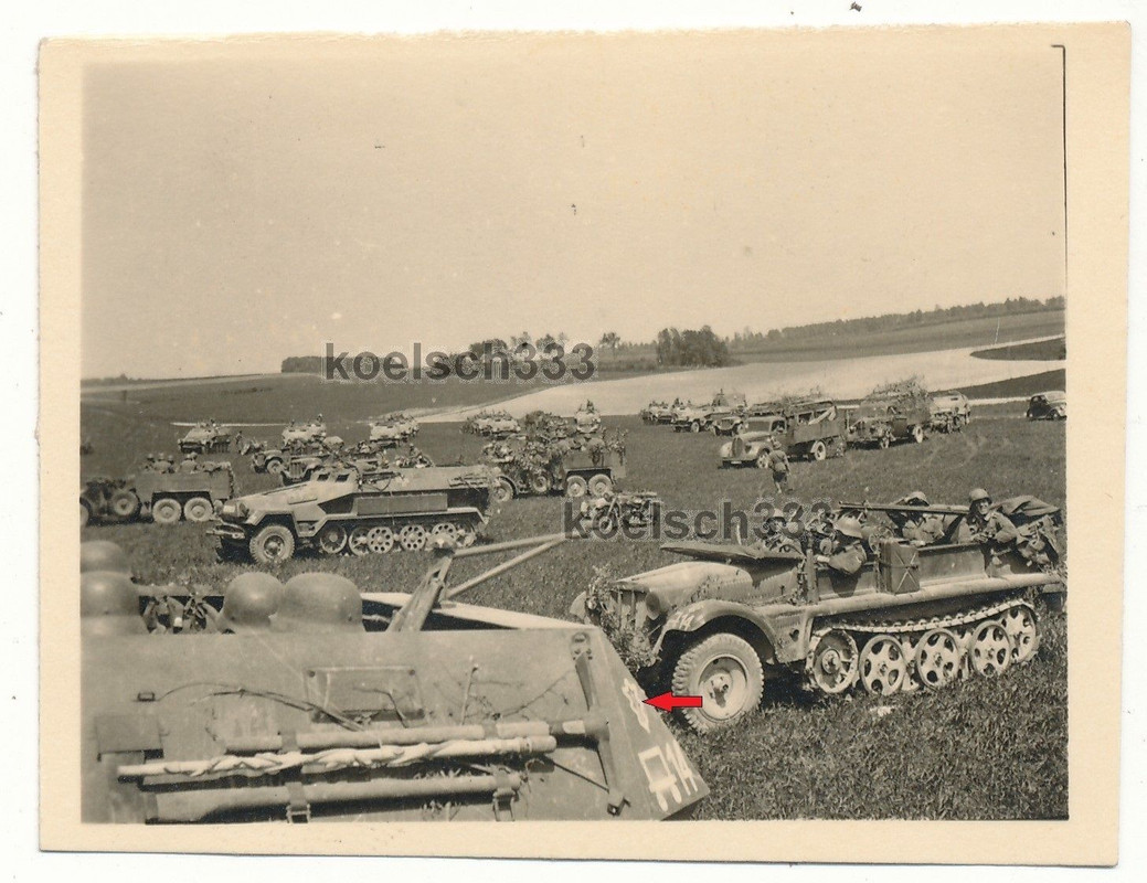 Foto Schützenpanzer Panzer Halbketten Ford LKW´s