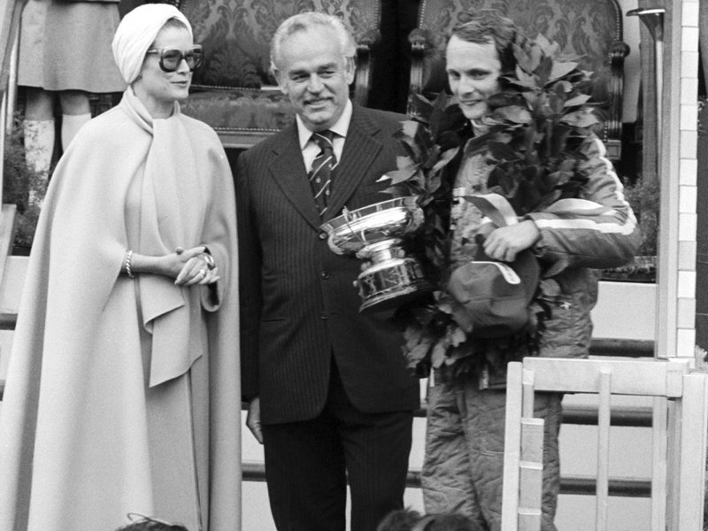 1975 мон подиум