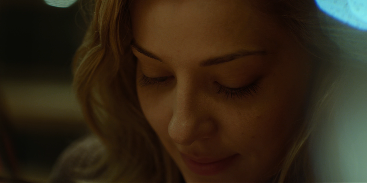 Travelers.S01E01.2160p.NF.WEBRip.DD5.1.x264-TrollUHD pic1