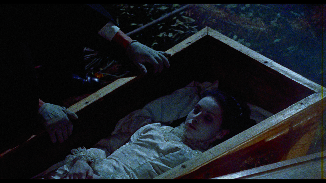 mpv-shot_The.Horrible.Dr.Hichcock.1962.2160p.UHD.BDREMUX.HDR.HEVC-Нечипорук_00_03_27_0001