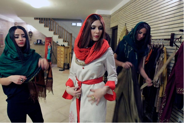 C:\Users\lenovo\Pictures\Saved Pictures\muslim woman\veloiran.png