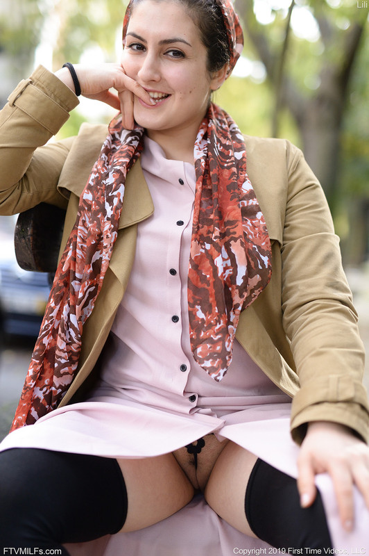 C:\Users\lenovo\Pictures\Saved Pictures\muslim woman\14.jpg