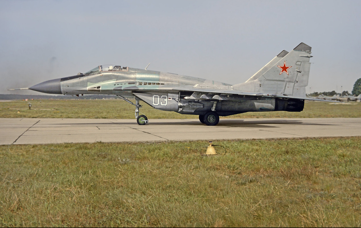 787. IAP, Mig-29 03 white (2)