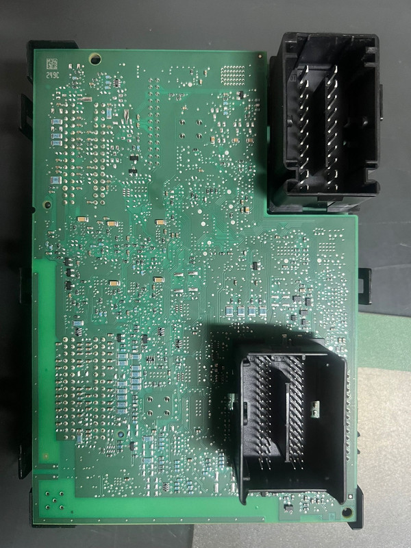 MHH AUTO - some one have the pinout of this BCM Delphi ?????