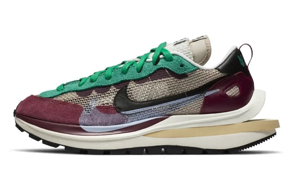 Sacai x Nike VaporWaffle Villain Red Neptune Green