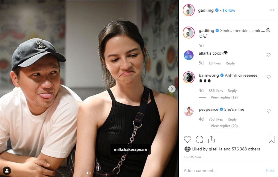 Unggahan Gading Marten dengan Juria Hartmans

