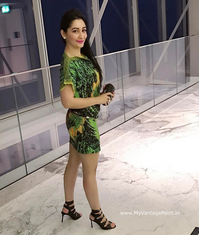 maanyata-dutt-hot-legs-in-high-heels