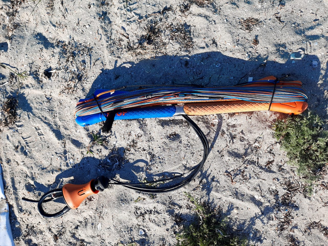 EDB98937-00ED-40DE-82A0-0CCDC0555F77