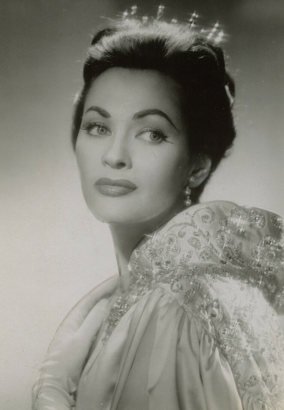 Yvonne De Carlo d29