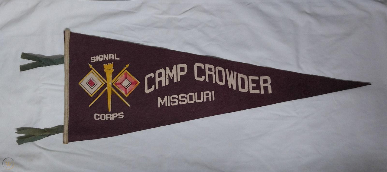 Banderin Souvenir ( Signal Corps - Camp Crowder, Missouri )
