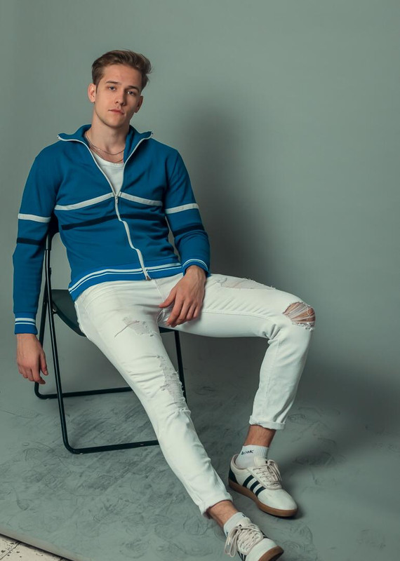 0EA9AF71-205E-4E7F-8A11-A39E134DC88C