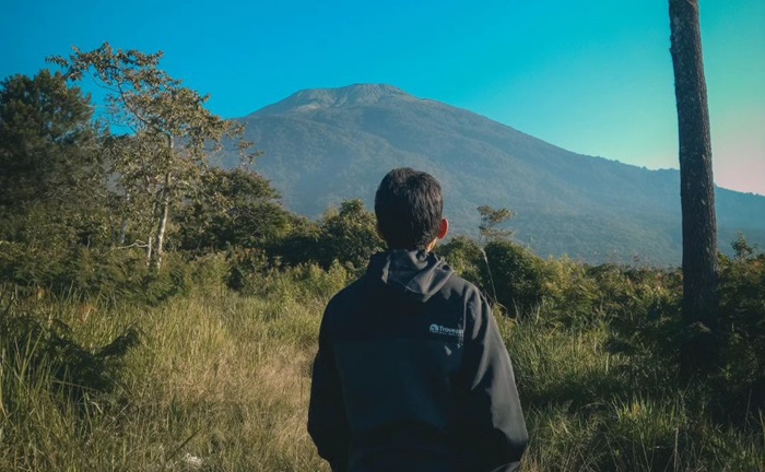 Pengunjung tengah menikmati keindahan alam di Lempong Balong.