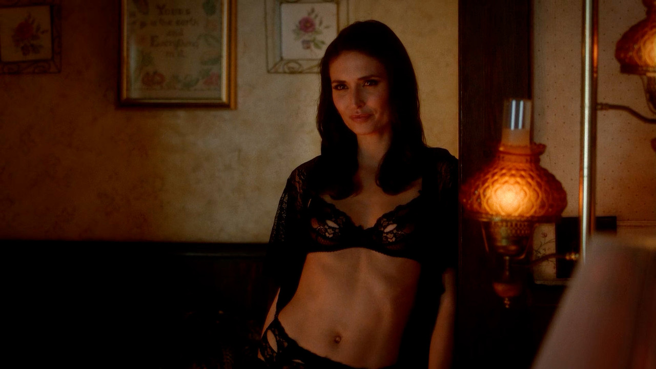 Karolina Wydra True Blood 00 05 12 23 Still039