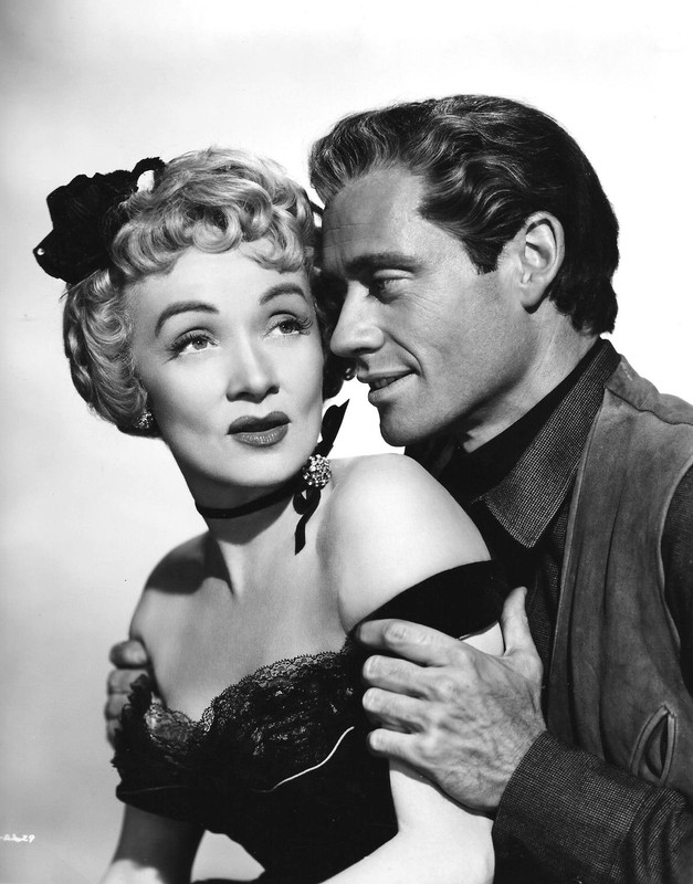 Marlene_Dietrich_d84