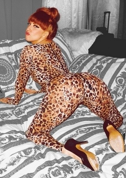 http://www1.pictures.zimbio.com/bg/Lady+Gaga+Lady+Gaga+Twitter+Pics+ii__ANc8QEQl.jpg
