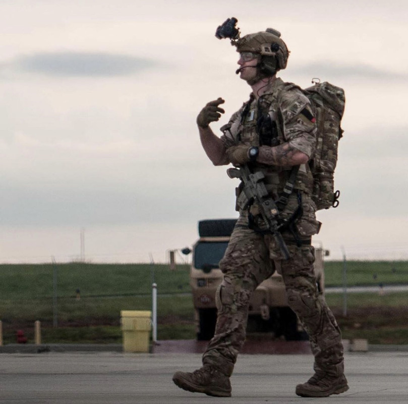 40A8EF2E-2412-43E2-83D6-4DC08E0D0F06