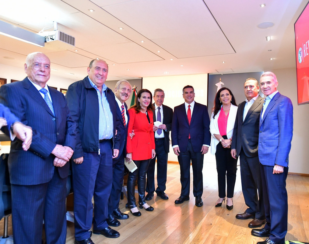 Priistas analizan equivocaciones de