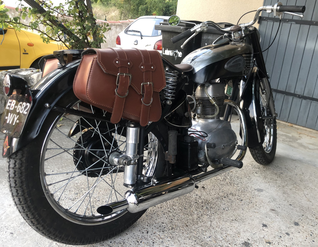 72B2AA8C-F90F-4FA5-BE28-AB4C52FF892D