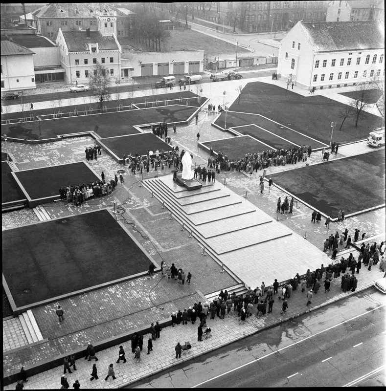 Lenino (dab. Atgimimo) aikštės panorama 1976 m. lapkričio 3