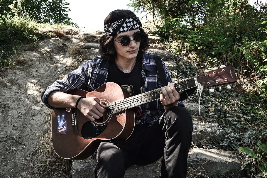 rock-guitar-guy-guitarist.jpg