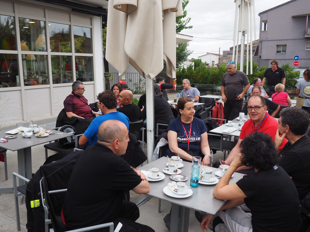 6CBD0DB5-534F-4A6B-940B-05D1585EEBC0