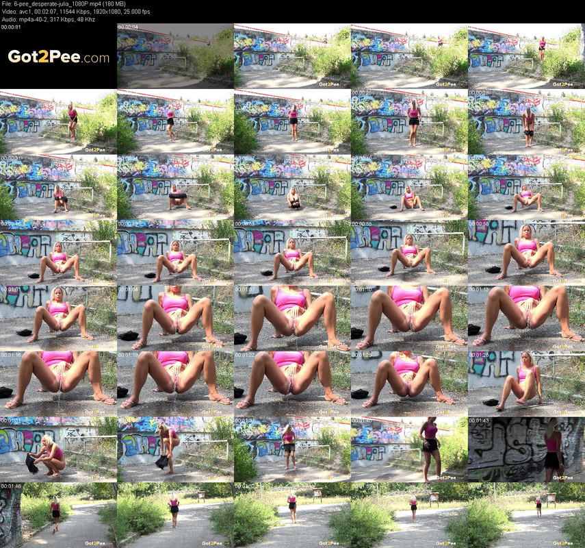 6-pee_desperate-julia_1080P