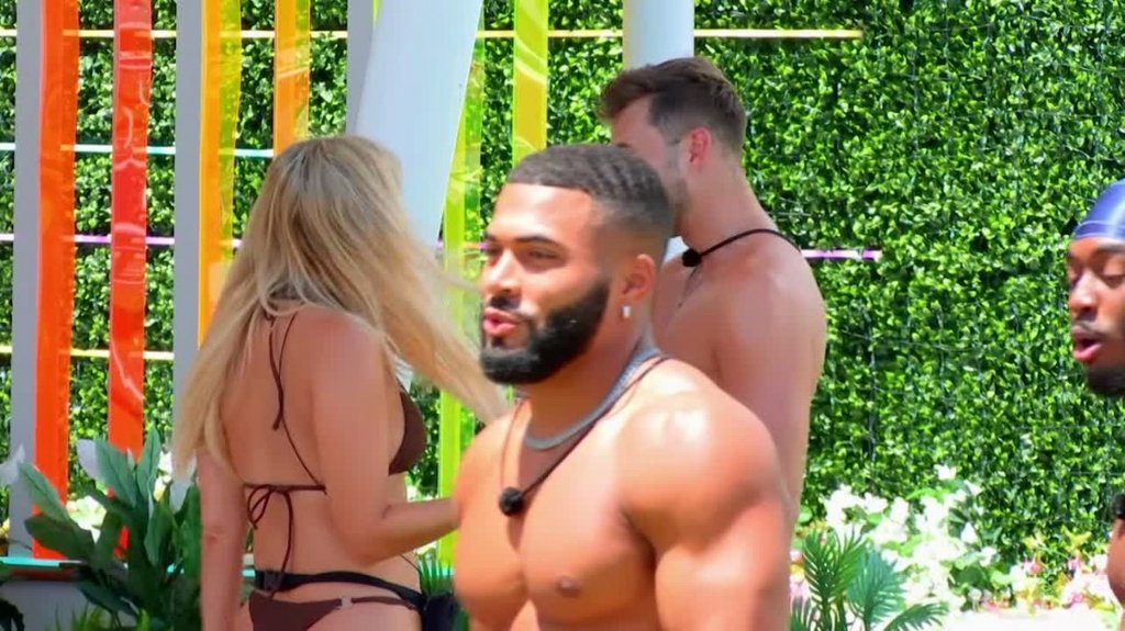 [Image: q4p18yweuax7.jpg]