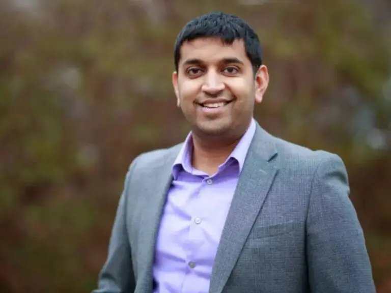 indian-origin-ceo-arrested-in-luxury-brothel-scandal-768x576