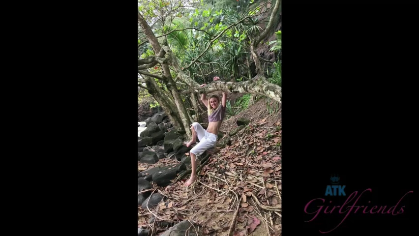 KKai - ATKG!Rlfr13nd$ - 082319 SD.mp4_snapshot_01.06.065