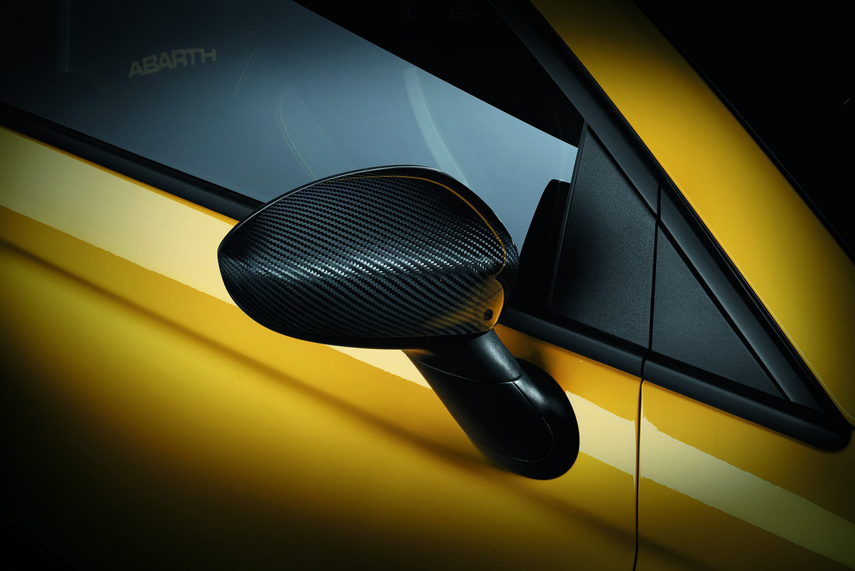 2019 Abarth 595 Competizione (12)