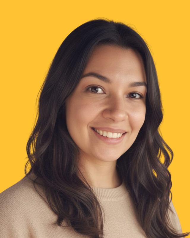 Aline, professora e fundadora da Hop English School