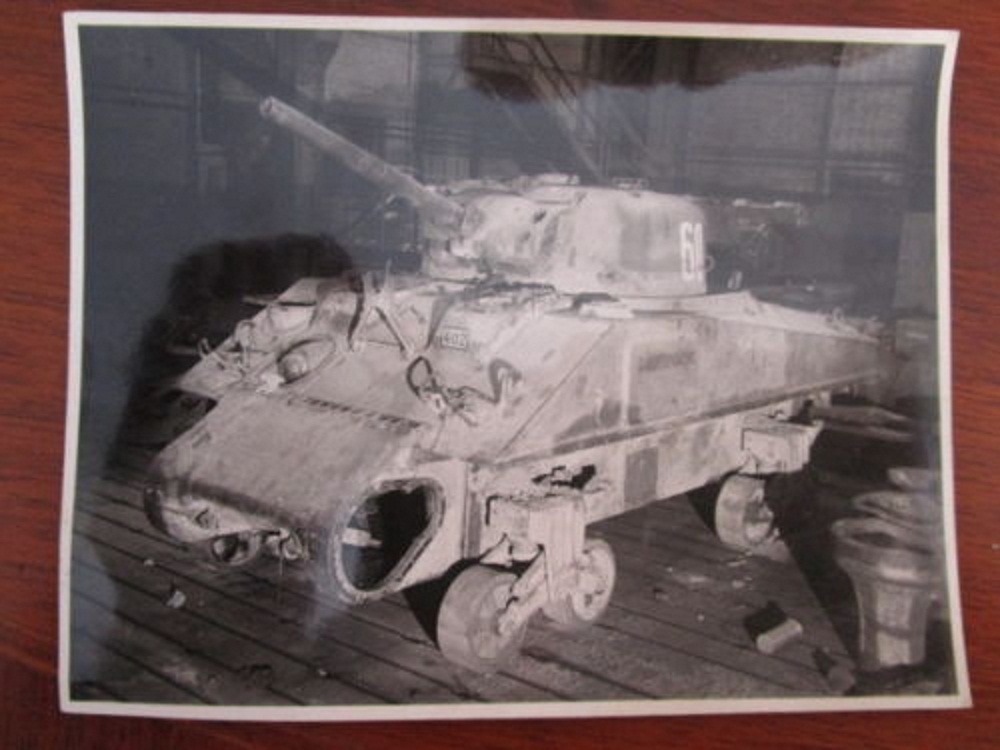 Foto, Blick auf ein zerstörtes , Endkampf